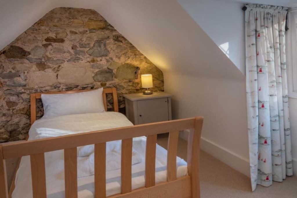 The Old Boat House, Seaview - Seafront Three Bedroom Cottage With Separate Two Bedroom Annexe Bagian luar foto