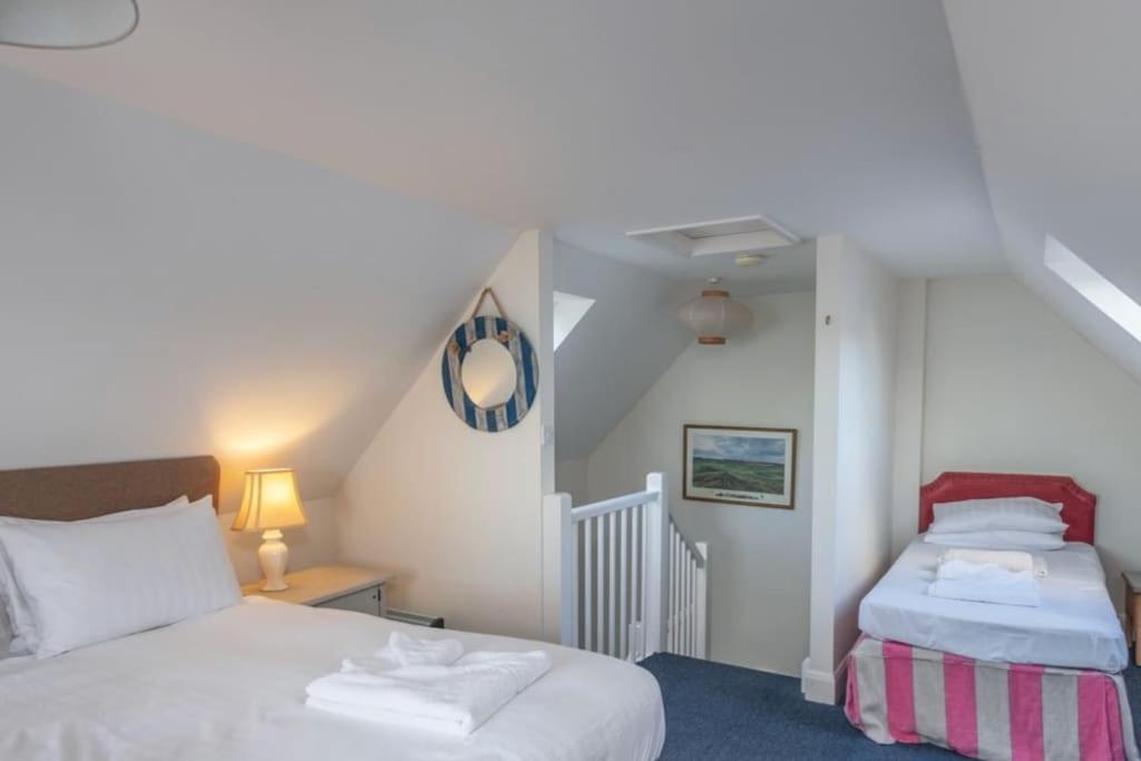 The Old Boat House, Seaview - Seafront Three Bedroom Cottage With Separate Two Bedroom Annexe Bagian luar foto